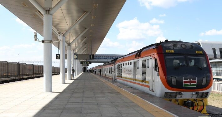 NAIROBI: Marathon staged on Chinese-built expressway, reviving Kenyans' hope for economic vitality