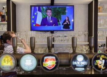 Paris: Emmanuel Macron calls on rivals to show responsibility