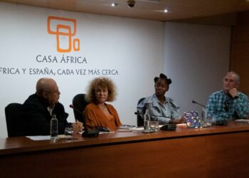 Spain: Mentiras Verdaderas - Leonora Angono Makes Literary Debut