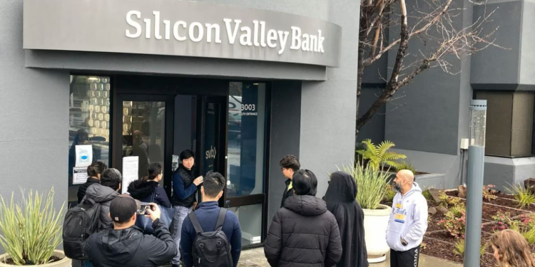 Silicon Valley Bank Experiences Huge Bank Failure
