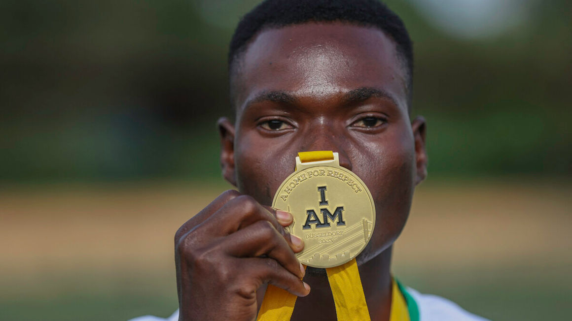 Nigerian Power Lifter Scores Africa’s First Invictus Gold Medal