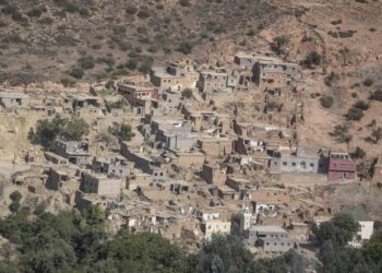 Morocco urged to rebuild using the traditional methods