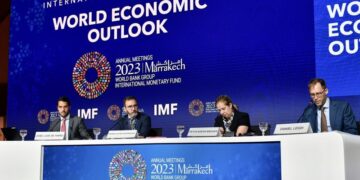 news IMF warns global economic outlook growth to slow in 2024