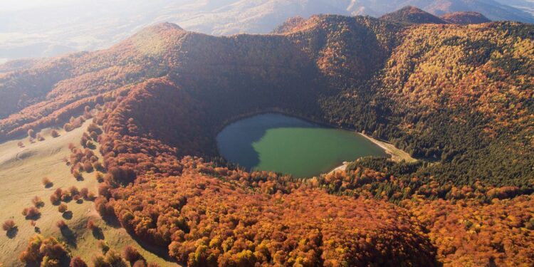 Inactive Volcanoes: A Looming Risk of Explosive Eruptions, Study Reveals in Ciomadul