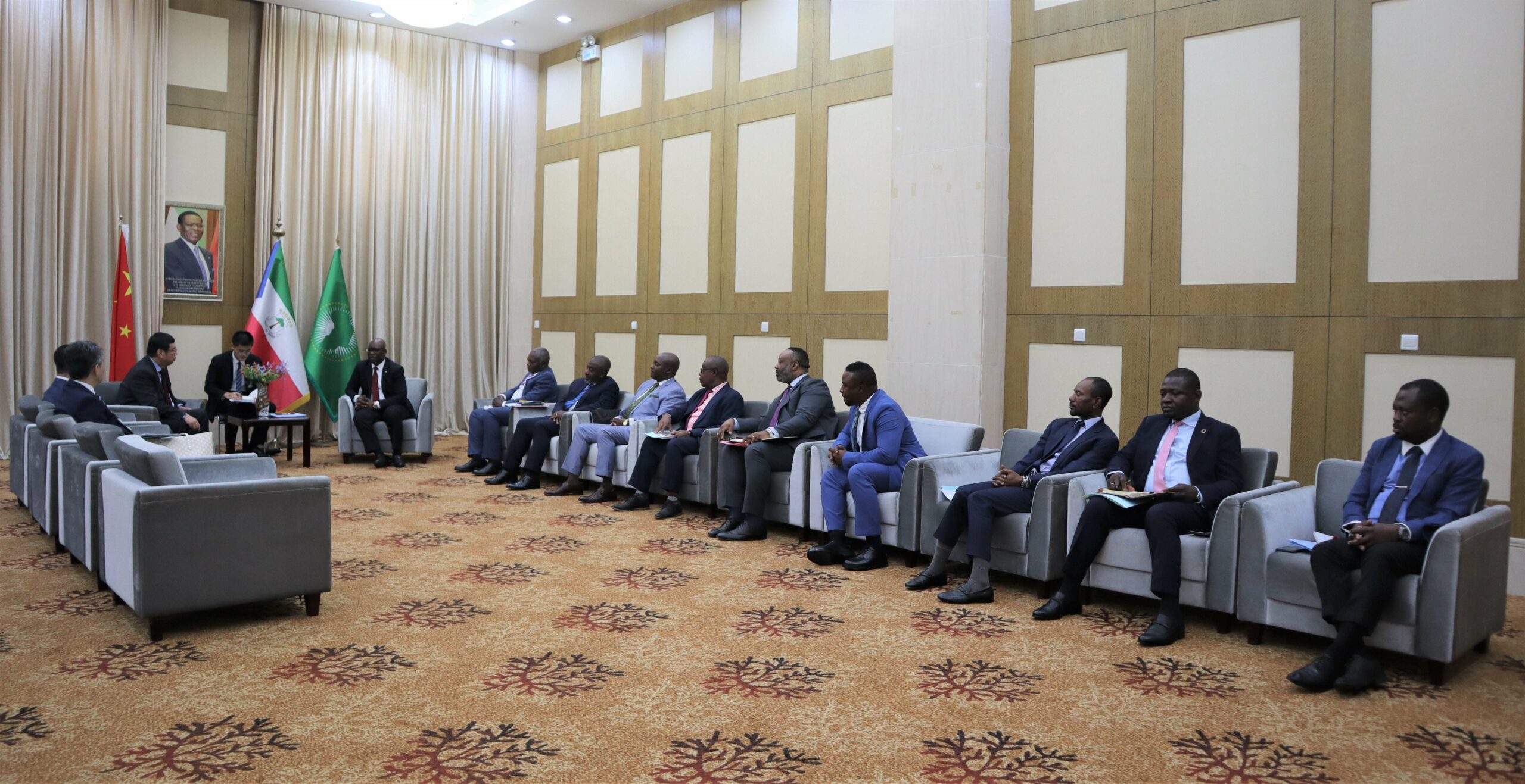 Cementing Ties: Chinese Ambassador Wang Wengang Presents Credentials in Equatorial Guinea within 72 Hours