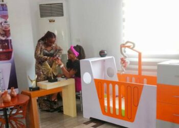 Cameroon: hammer in hand, dreams in motion — an inspiring story from Douala