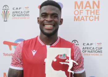 Jesús Owono “steps up” by stepping down…