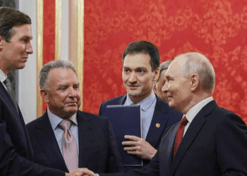 Putin Holds Three-Hour Talks With US Envoys Ahead of Kyiv Visit