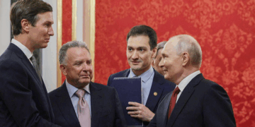 Putin Holds Three-Hour Talks With US Envoys Ahead of Kyiv Visit