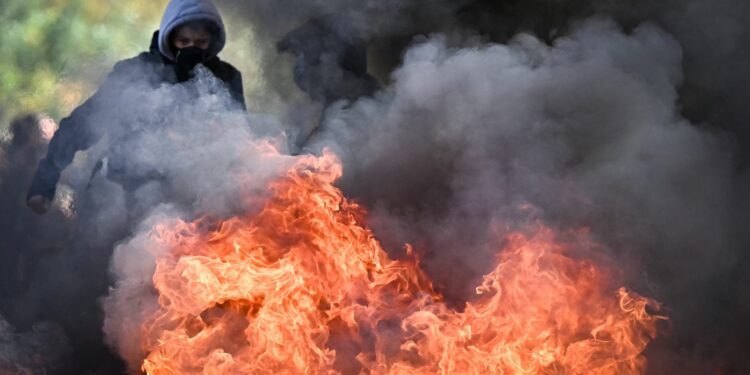 French Student Protests Spread as Riot Police Deploy and Trams Halt