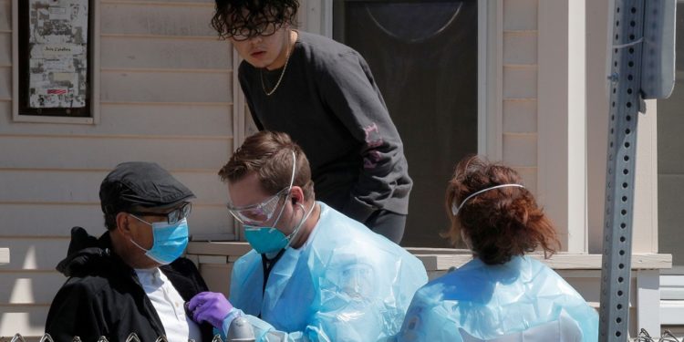 US surpasses 700,000 coronavirus cases