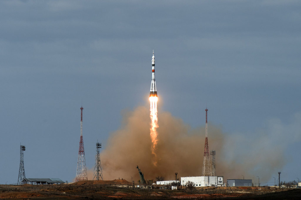 WORLD NEWS: Russia and US look to revive space links