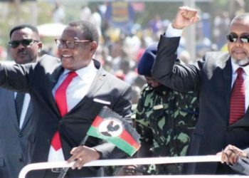Malawi: Lazarus Chakwera criticises Mec, presents nomination papers