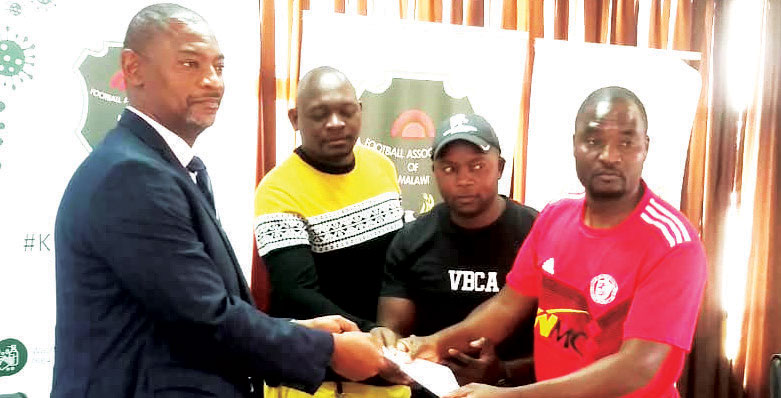Malawi: Supporters present petition on football return