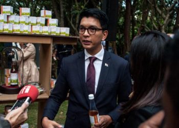 WHO has shut eyes, as a drug to combat COVID-19 has been discovered by a poor African country--Rajoelina