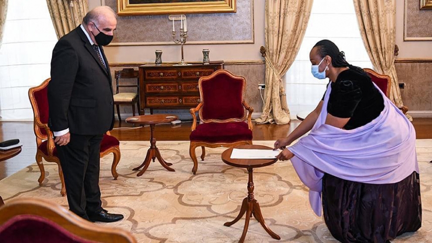Rwandan envoy Karitanyi presents credentials in Malta