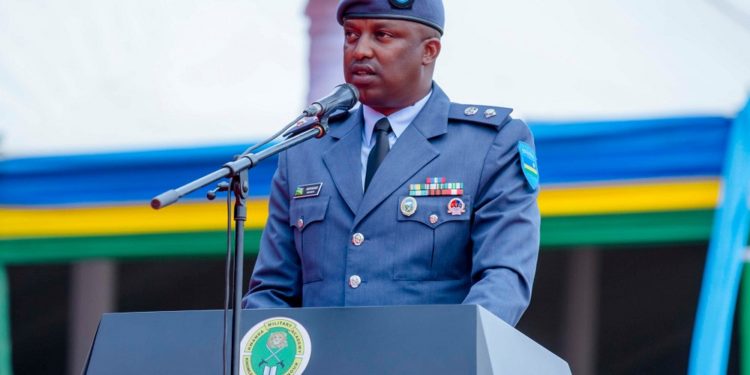 Rwanda: President Kagame promotes Munyengango, Karara to Colonel