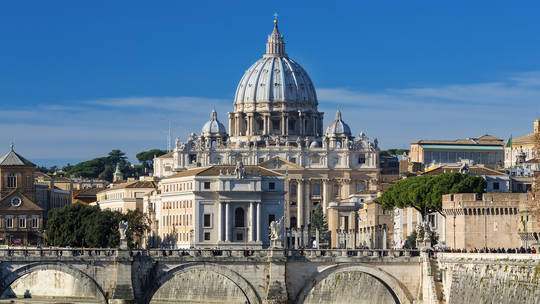Vatican: Pope’s close aides test positive for Covid-19