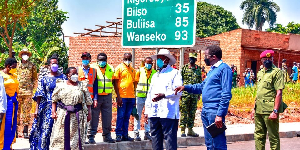 Uganda: President Museveni commissions road projects in Bunyoro