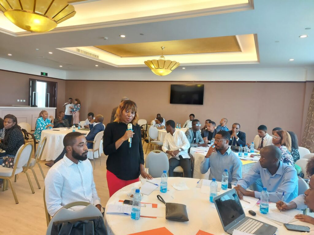 Equatorial Guinea: UNFPA and ASOPGE train journalists on key population issues